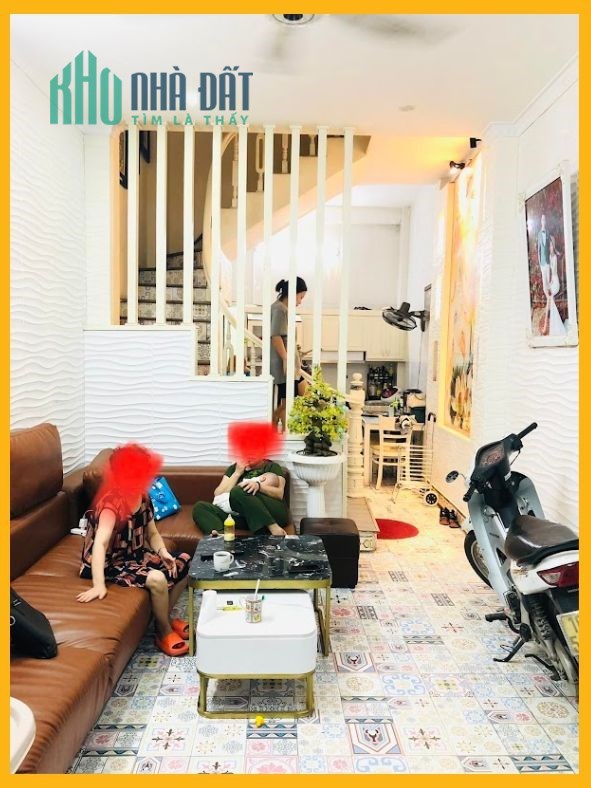 Bán Gấp trước tết Phố Huế Nhà đẹp DT38m2 x 4 tầng, MT3.7m, giá 3.35 tỷ.