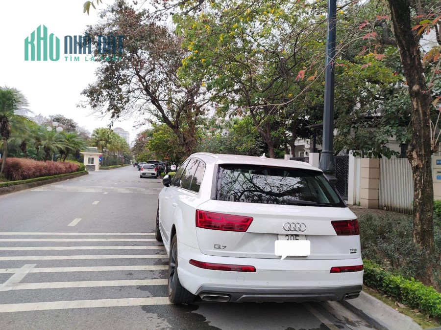 Cần bán Audi Q7 bản 2.0 đời 2017 Tây Hồ Hà Nội