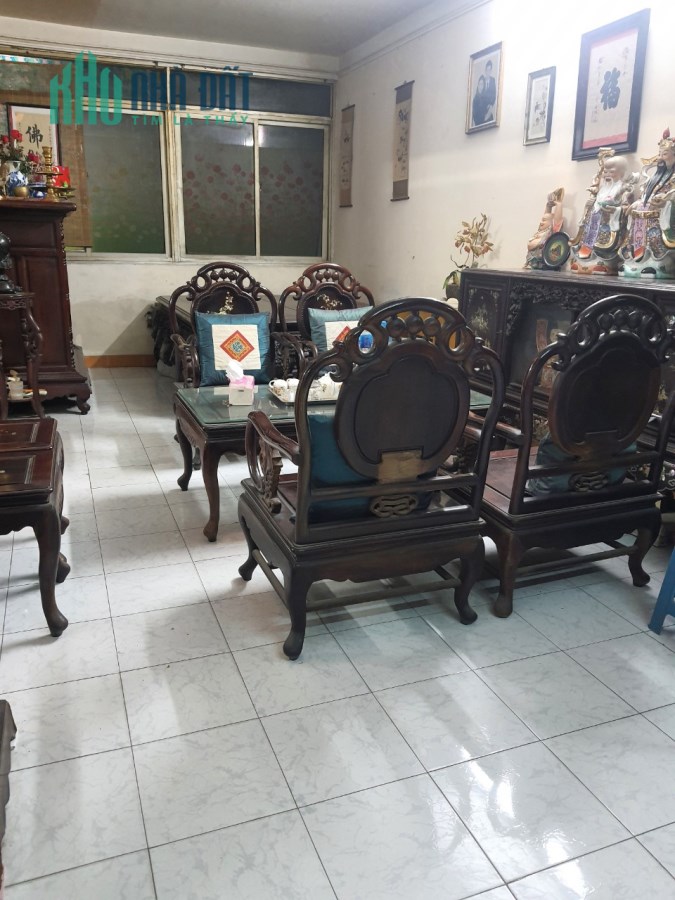Bán nhà tập thể phố Hàng vôi, quận Hoàn kiếm, Hà nội, diện tích >100m2, giá 5 tỷ 7 (có thương lượng)
