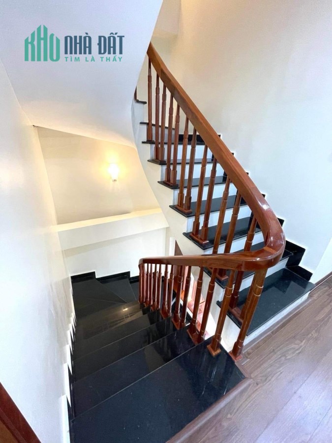 Bán nhà Vương Thừa Vũ 80m x 5T mặt tiền 7m giá 10 tỷ