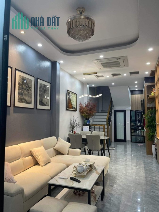 Bán nhà phố Bà Triệu, Hai Bà Trưng, diện tích 40, xây 5 tầng, giá 9.3 tỷ