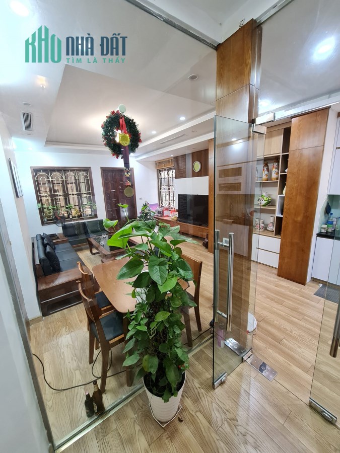 Bán nhà cầu giấy, ô tô đỗ cửa vào nhà, kinh doanh, 65m, mt 4m, 10,5 tỷ