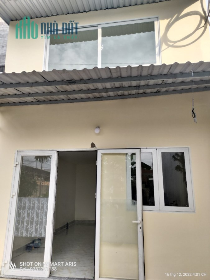 CC cần bán nhà 2 mặt hẻm đã xây riêng biệt thành 2 căn tại P.Đông Hưng Thuận, Q.12, TP HCM.