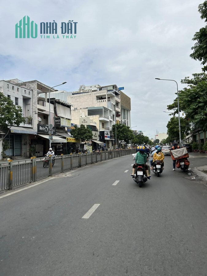 bán nhà 5,4 x 19M, 1 đời chủ, gần đầm sen, chỉ 7 tỷ xíu