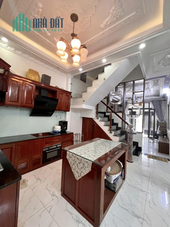 Nhà 4 Tầng MT hẻm xe tải đường Lê Văn Lương, Quận 7, DT 56m2, 5PN chỉ 9 tỷ hơn xíu