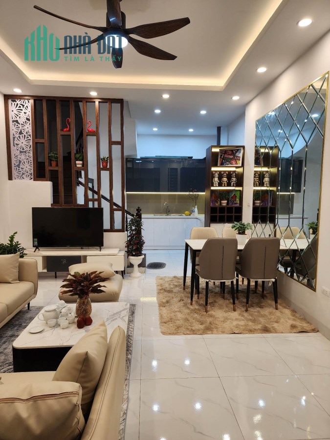 SIÊU PHẨM NHÂN HÒA FULL NỘI THẤT 42M 4 TẦNG MT4M NGÕ Ô TÔ NHỈNH 5 TỶ LH0975124520