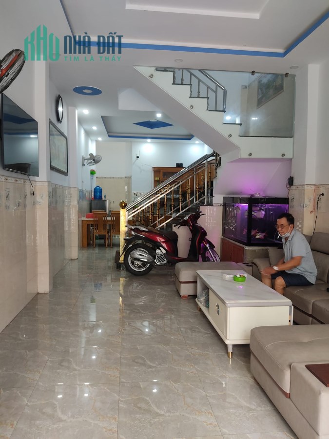 Bán Gấp - Nhà 3 Tầng 4,2 x 14 Đường Ô Tô Đông Hưng Thuận Quận 12 - 4 Tỷ 55