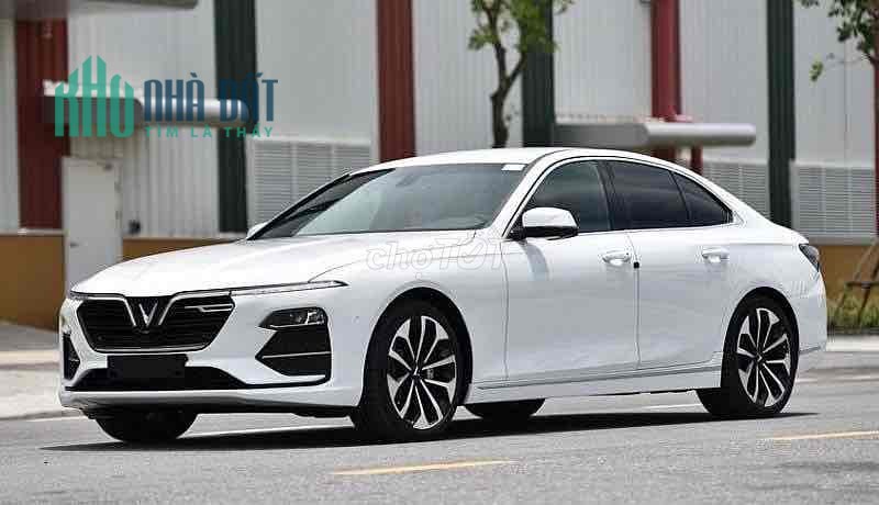 Chính chủ cần bán Vinfast Lux A2.0 plus Trắng 2019 đăng kí 2020 ở Quận Thanh Xuân, Hà Nội