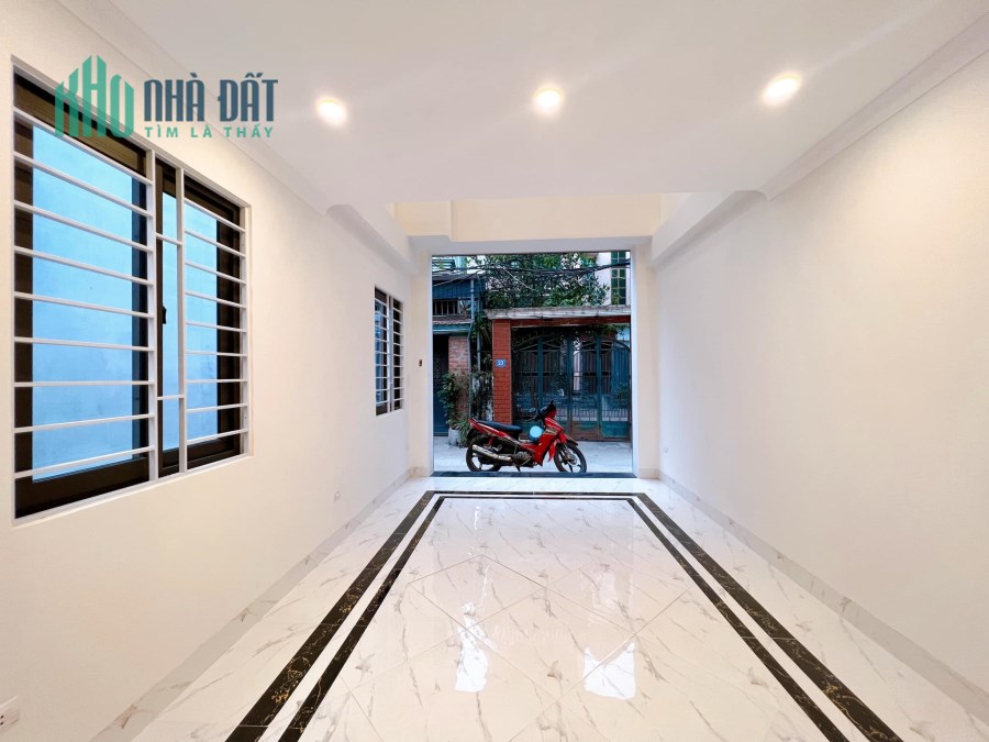 BÁN NHÀ NGỌC LÂM, LONG BIÊN 20M 4 TẦNG 1.9TỶ 1 NHÀ RA PHỐ