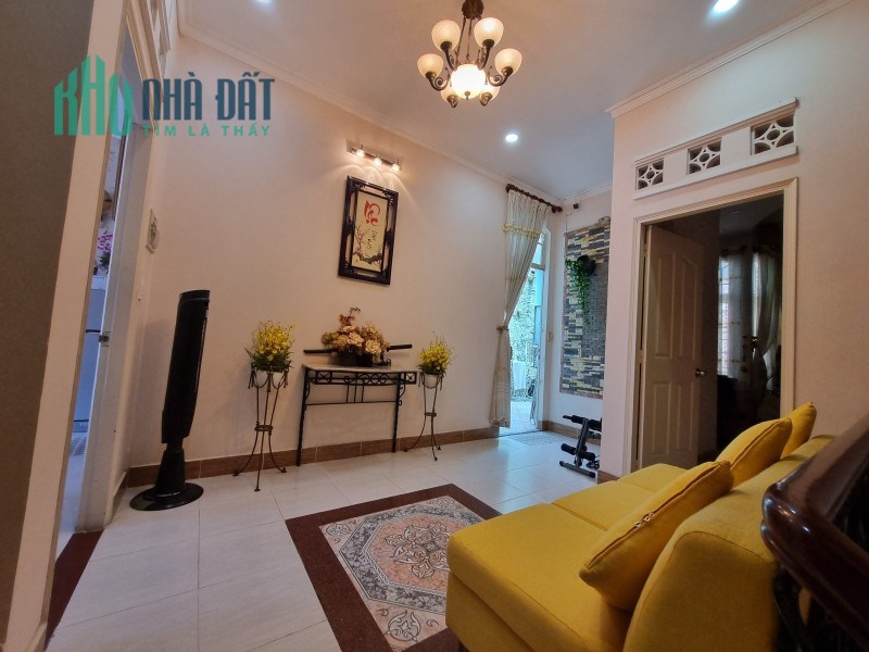P.lô ô tô Huỳnh Tấn Phát, phú thuận, quận 7, dt 144m2, ngang bề thế 8m, chỉ 100tr/m2
