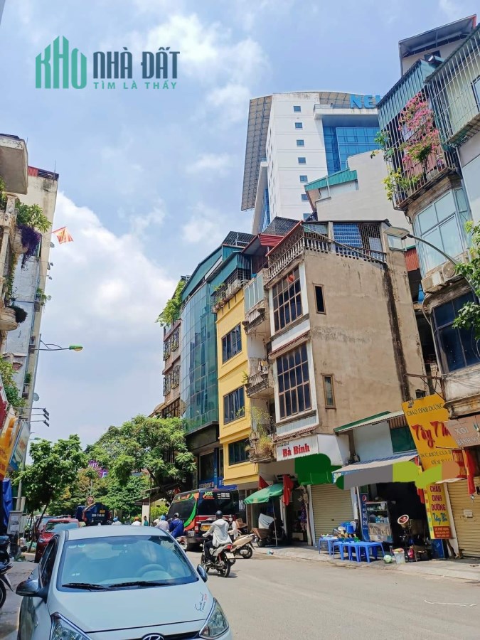Mặt phố Vọng 30Mx8 Tầng vỉa hè kinh doanh giá 12.6 Tỷ