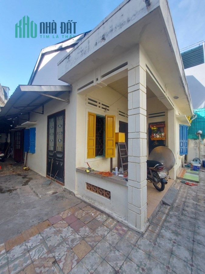 Nhà Nguyễn Hữu Thọ, Kiệt Ô tô, thẳng 40m ra MT, 215m2, Ngang 11.5