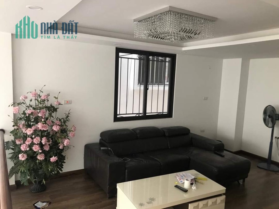 NHÀ ĐẸP Ở NGAY PHỐ NGỌC LÂM, Ô TÔ TRÁNH, NGÕ THÔNG NGUYỄN VĂN CỪ.