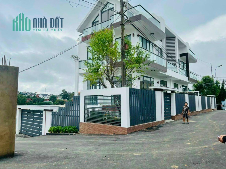 Bán biệt thự thiết kế hiện đại đường Xô Viết Nghệ Tĩnh Đà Lạt