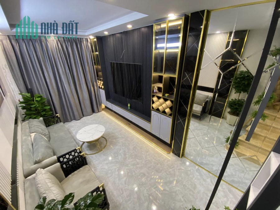 Bán nhà phố Hồng Mai, Q. Hai Bà Trưng, Hà Nội, 42 m², giá 4.78 tỷ, ô tô đỗ cửa, tặng full nội thất,
