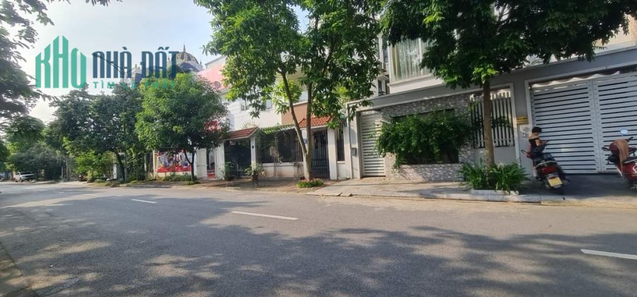 BÁN NHÀ PHỐ LÂM HẠ, KHU VIP LONG BIÊN, PHÂN LÔ 3 LÀN Ô TÔ TRÁNH NHAU, 7 TẦNG THANG MÁY.