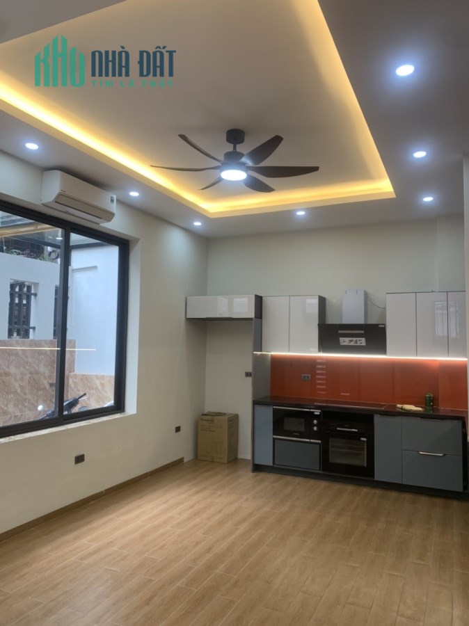 CCMN – MÁY IN TIỀN- LÔ GÓC 2 MẶT NGÕ - GARA 2 Ô TÔ - THANG MÁY - NỘI THẤT NHẬP KHẨU- 96M, 30 TỶ