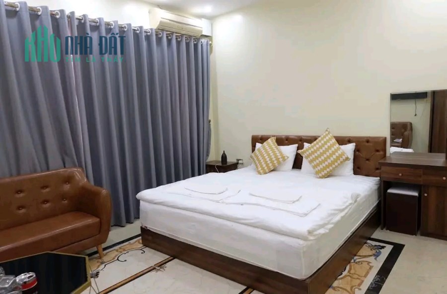 Bán KHÁCH SẠN MT đường TX10 - 61m - Thang Máy