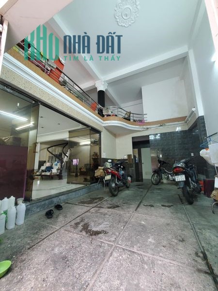 BÁN GẤP NHÀ SÁT MT, 66m2, 5 tầng, NGUYỄN ĐÌNH CHÍNH P8 PHÚ NHUẬN