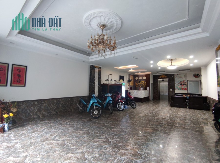 Bán Khách Sạn phố Đàm Quang Trung, 125 m2, 7T, TM, giá chỉ 18,5 tỷ.