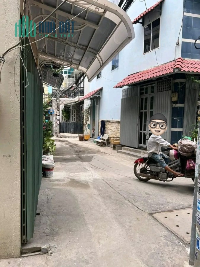 hơn 2 tỷ có nhà HXH, trung tâm quận 7  lh : 0901 370 397 - 0937 191 289