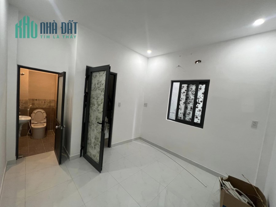 BÁN NHÀ CÁCH MẠNG THÁNG 8 , QUẬN 10, DTSD 63M2
