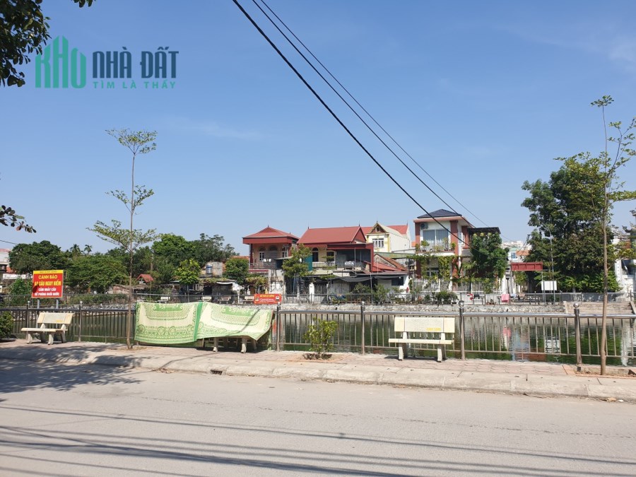 Bán nhà Cao Trung 2, Hoài Đức, 42m2, mặt tiền 4.3m, giá 1.65 tỷ, sổ đỏ chính chủ
