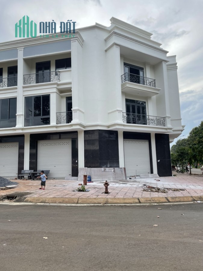 Cần Bán Hoặc Cho Thuê Cặp Góc vị trí đẹp thuộc Khu Hành Chính,  D1, Thị trấn Dầu Giây, Huyện Thống