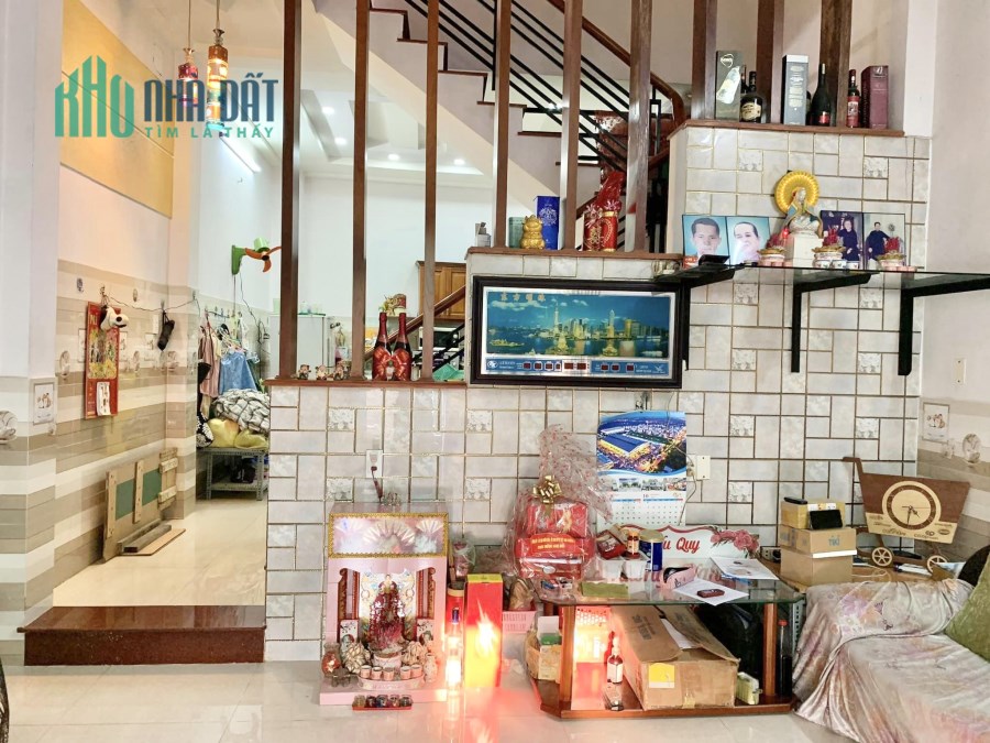 Chủ cần bán gấp nhà 3 tầng, chỉ 30m ra mặt tiền Phạm Thế Hiển q8, giá chỉ 3.95 tỷ.