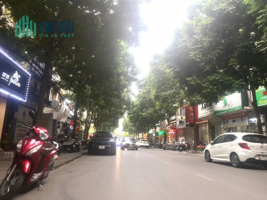 BÁN NHÀ PHỐ NGUYỄN VĂN HUYÊN, KD ĐỈNH CAO, Ô TÔ DỪNG ĐỖ 63M2 5T 21 TỶ