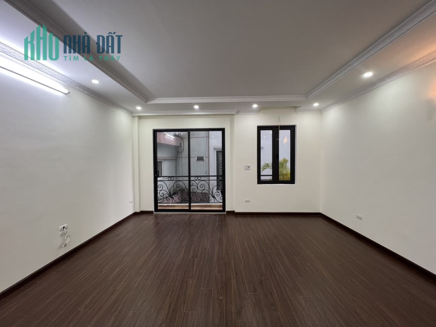 Nhà Lĩnh nam, Hoàng Mai 37M x 5 Tầng giá 3.4 Tỷ