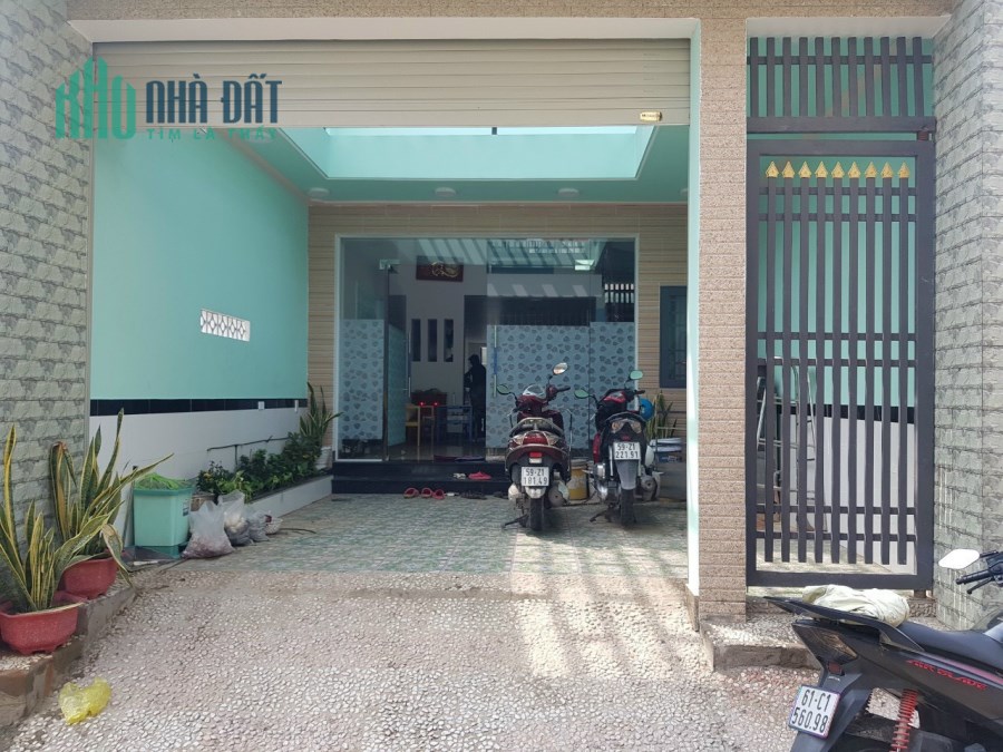 Bán đất tặng nhà 10m x 23m, Tân Uyên,Bình Dương giá 4,3 tỷ