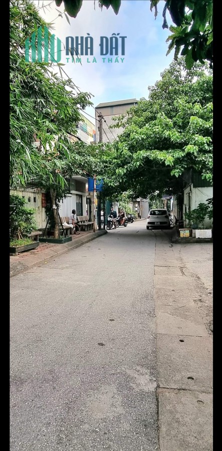 Bán nhà phố Minh Khai, Hai Bà Trưng, Hà Nội, giá 5.48 Tỷ, 40 m2, phân lô, ô tô, thoáng sáng rực rỡ,