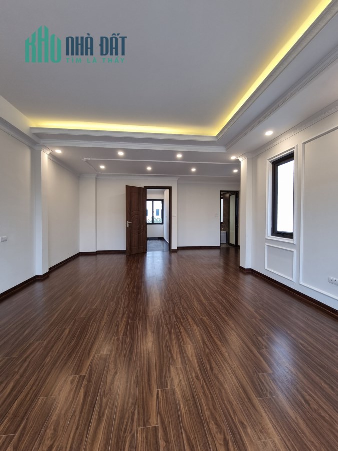 Dtsd 67m, nhà 5 Tầng Bát Khối, giá hơn 4 tỷ.