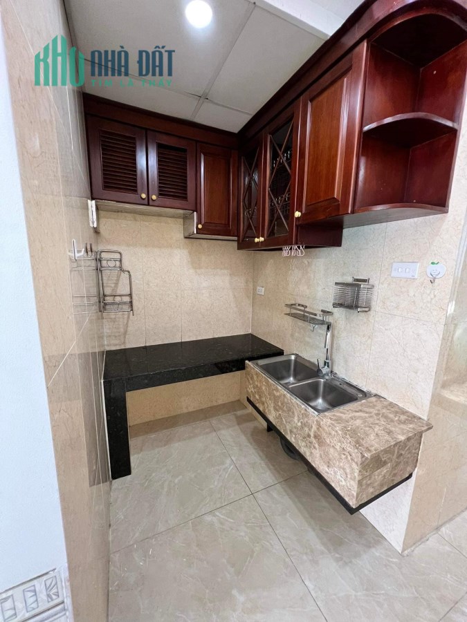 Bán nhà TT ngõ 106 Chùa Láng 40m2 giá 1.55 tỷ