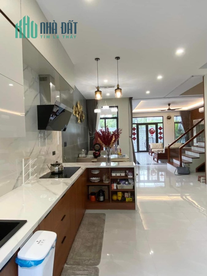 Chính chủ cần bán nhà 5 tầng Trường Lâm,thang máy, dt 54m, mt 4,7, giá hơn 7 tỷ