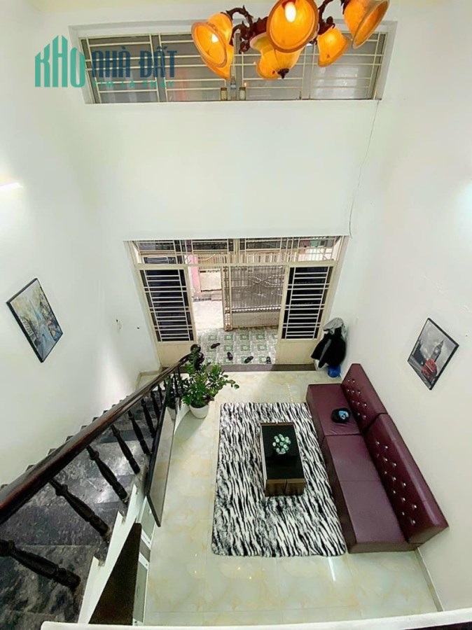 Nhà Hoàng Diệu, góc 2 mặt kiệt, 54m2, 3 tầng, đẹp, nhỉnh 2 tỷ