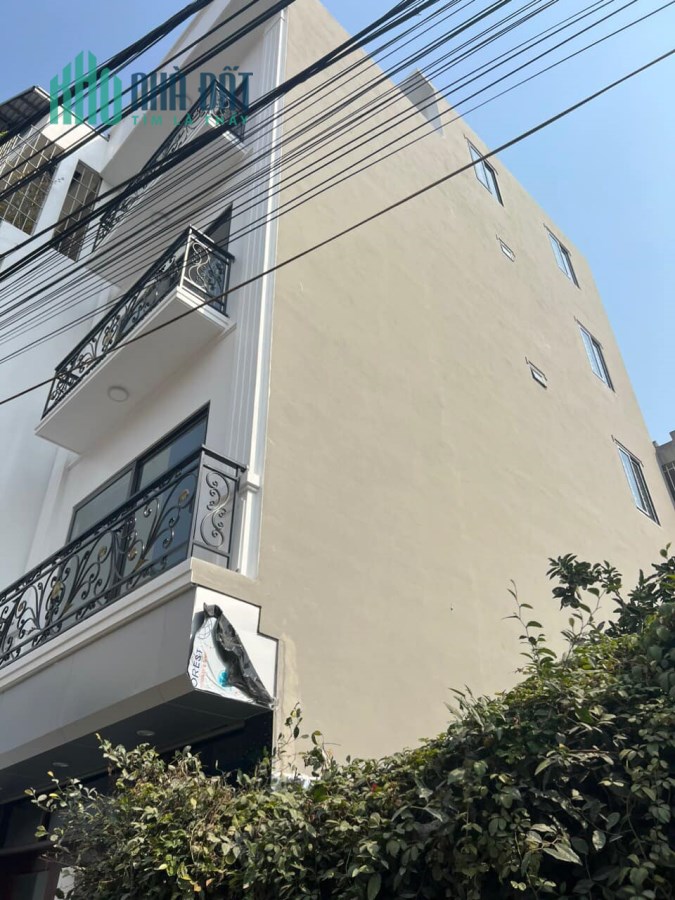 Nhà đẹp phố Ỷ La Q Hà Đông 46m x 5 tầng ngõ thông , ô tô vào nhà, KD tốt giá 5.1 tỷ