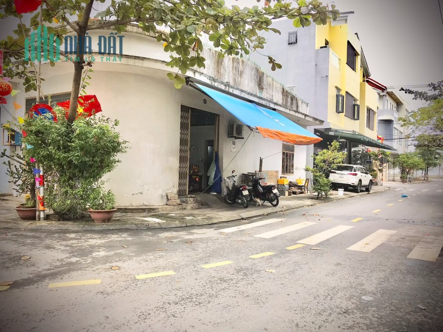 Chính chủ cần bán cấp 4 quận Thanh Khê, hai mặt tiền số nhà 06 đường Đặng Đình Vân - Mặt trước là