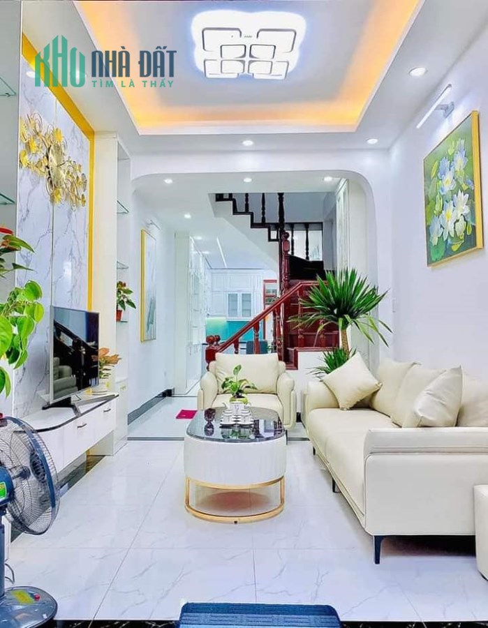 Bán nhà Trương Định , 31 m2 x 5 tầng , đường vào nhà đẹp như trường đua F1, nhà mới tinh