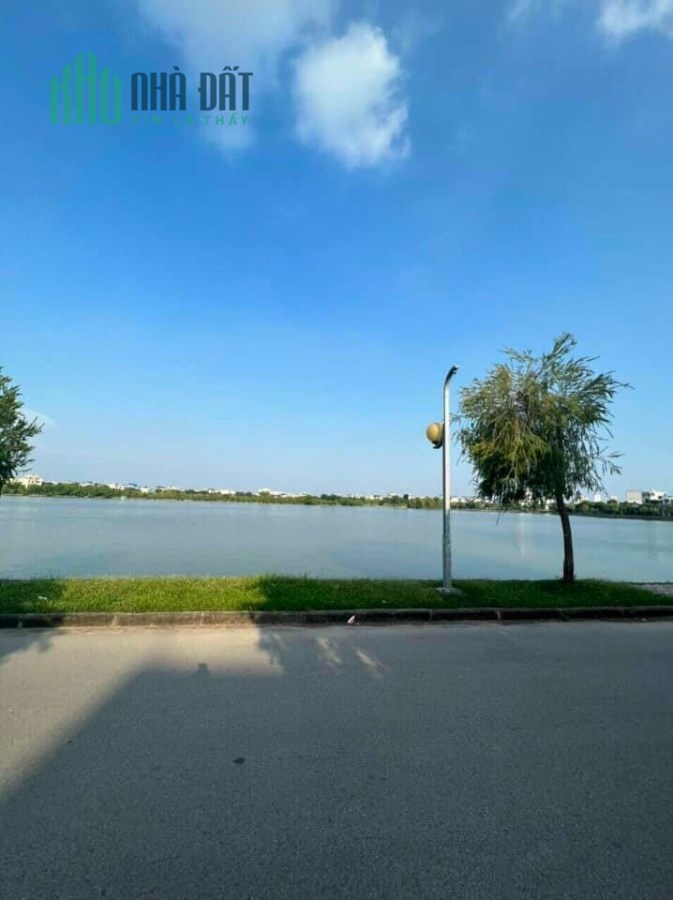 SIÊU PHẨM ĐẤT MẶT HỒ ĐẦM BÉT LỘC VƯỢNG HỢP NHÀ 7T KINH DOANH THANG MÁY LÔ GÓC 120M SỔ ĐỎ
