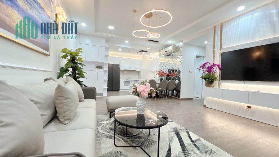 Cần bán căn 3 phòng ngủ full nội thất đẹp, tỉ mỉ giá tốt