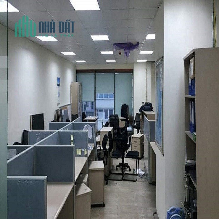 Bán nhà Mặt Phố Hoàng Văn Thái DT 105 m , MT 5.8 m, giá 26 Tỷ.