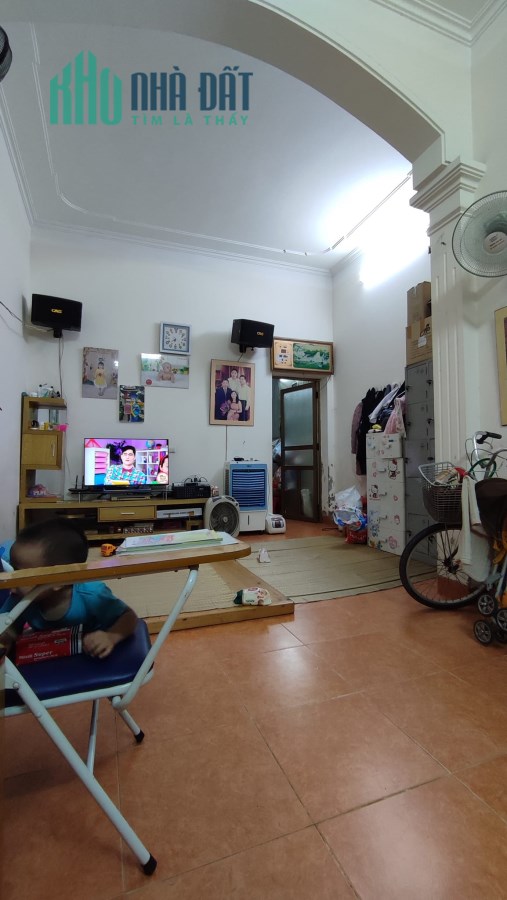 NHÀ ĐẸP CHỢ BÔNG ĐỎ 50m2, MT 5m, chỉ 5,4 tỷ, kinh doanh ô tô đỗ cửa, nhà xây kiên cố BTCT. LH: Công