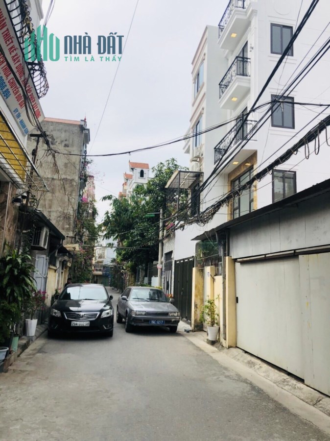 Bán nhà phố Vũ Xuân Thiều, ô tô, 50 m2, 6T, MT 4 m, giá chỉ 5,85 tỷ.