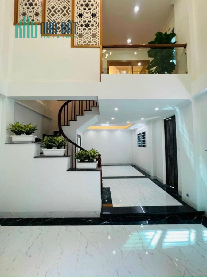 Bán nhà Kim Đồng , 37m 2 x 5 tầng , con đi du học