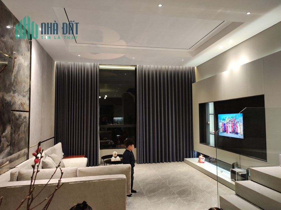 NHÀ MẶT PHỐ MỄ TRÌ, LÔ GÓC, KD SẦM UẤT, OTO TRÁNH. DT 80M2 X 12 TỶ. 0979400492