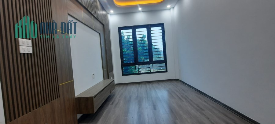 SIÊU HIẾM Quang Trung Hà Đông 50m2, 5 tầng, ô tô cách phố chỉ chục mét, chỉ 5.x tỷ, LH: Công