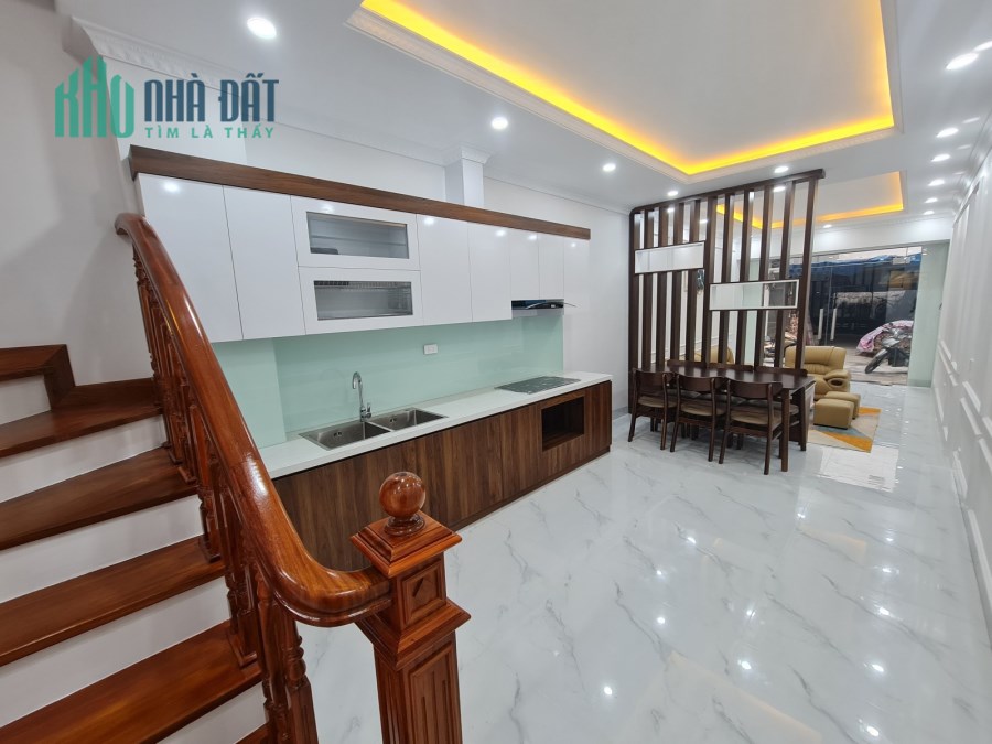 SIÊU PHẨM Nhà Ngọc Thụy MỚI Ở NGAY 45M2x5T P.Lô Ôtô