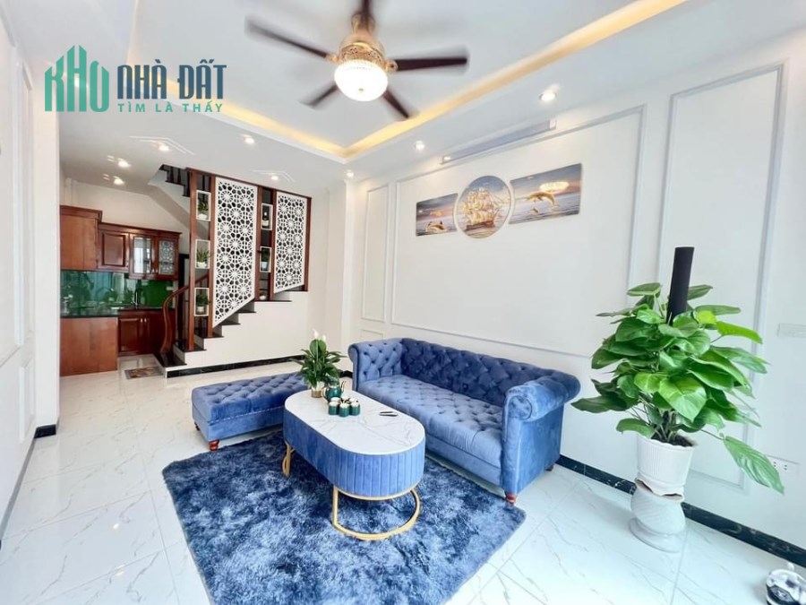 Bán nhà dân xây phố Giang Văn Minh 42m2 5tầng hơn 4 tỷ gần phố 0337628046